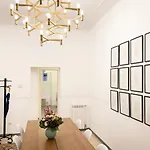 Appartement Modern Comfort, Poetic Charm