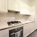 Modern Comfort, Poetic Charm Appartement