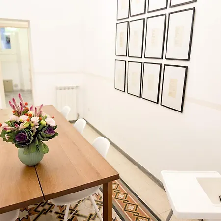 Modern Comfort, Poetic Charm דירה