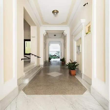 Modern Comfort, Poetic Charm Apartment