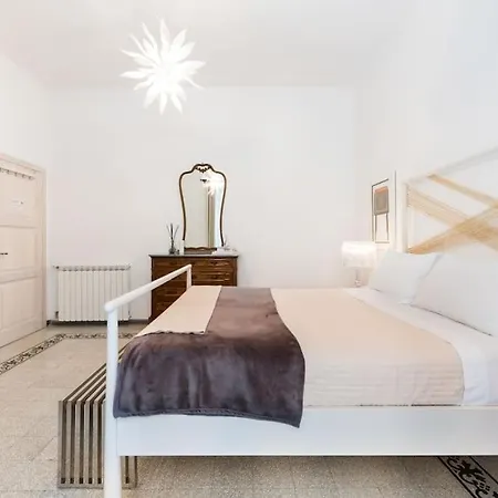 Modern Comfort, Poetic Charm * Rome