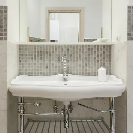 Modern Comfort, Poetic Charm * Rome