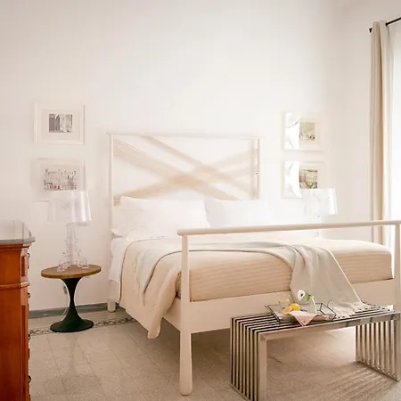 Modern Comfort, Poetic Charm *