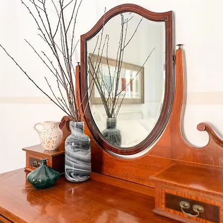 Modern Comfort, Poetic Charm