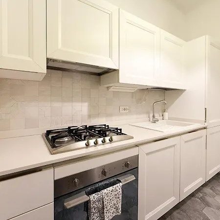 Modern Comfort, Poetic Charm Apartment