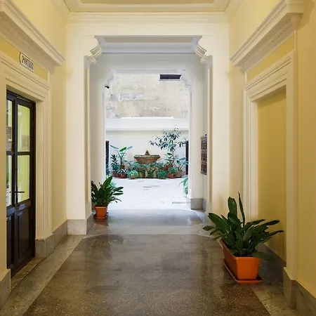 Modern Comfort, Poetic Charm * Rome