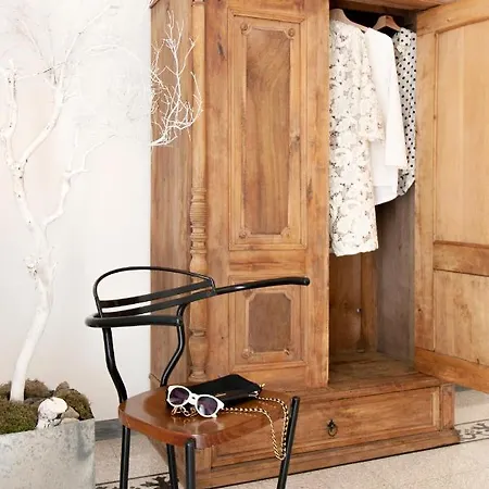 Apartment Modern Comfort, Poetic Charm *